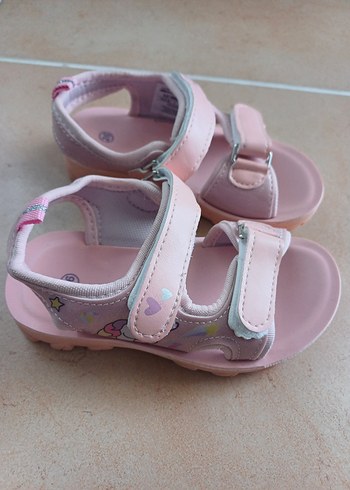 Kız Çocuk Pembe Baskılı Tokalı Sandalet