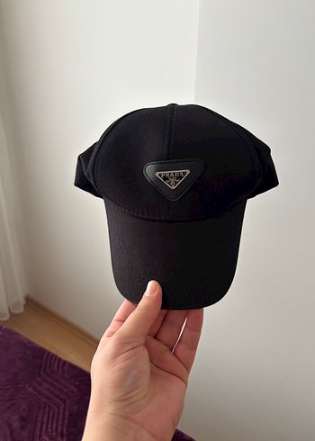 Prada Siyah Minimal Sapka