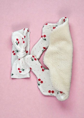 Kiraz Desenli Beyaz Bebek Önlüğü ve Saç Bandı - Görsel 3