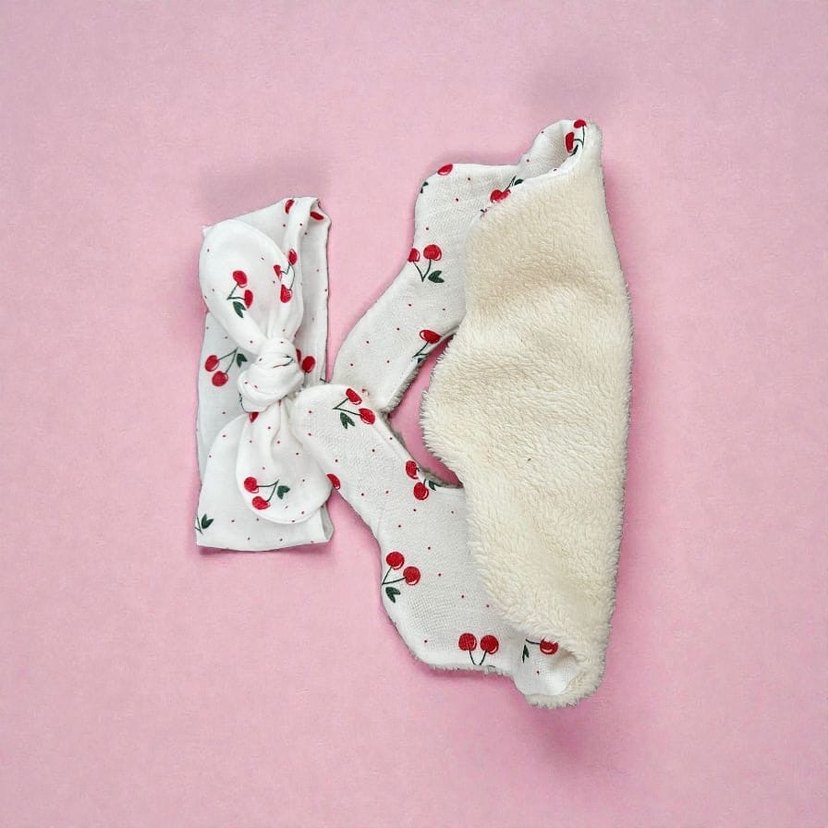 Kiraz Desenli Beyaz Bebek Önlüğü ve Saç Bandı - Görsel 3