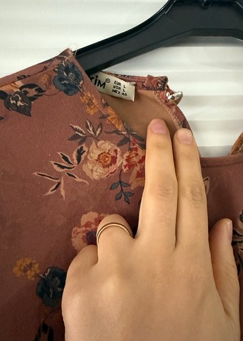 Kahverengi Çiçek Desenli Uzun Kadın Elbise - Görsel 3