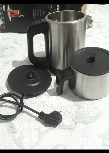 Beyaz ve gri elektrikli su ısıtıcısı - Görsel 4