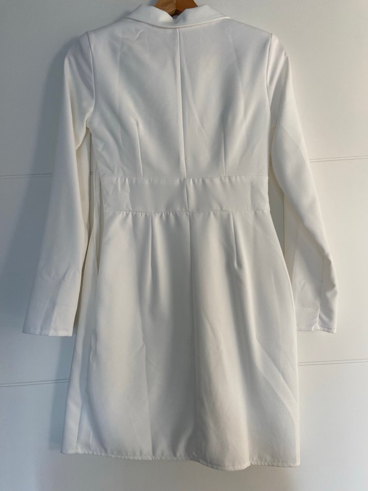 Beyaz Elbise - Görsel 3