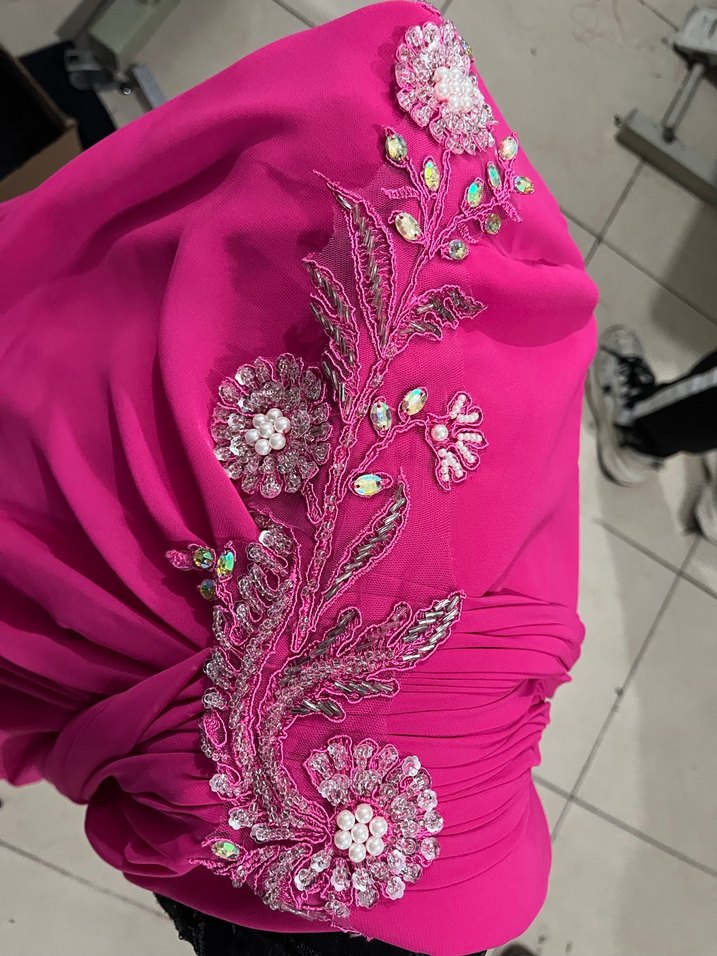 pembe Nakışlı Uzun Drapeli Abiye Elbise - Görsel 4