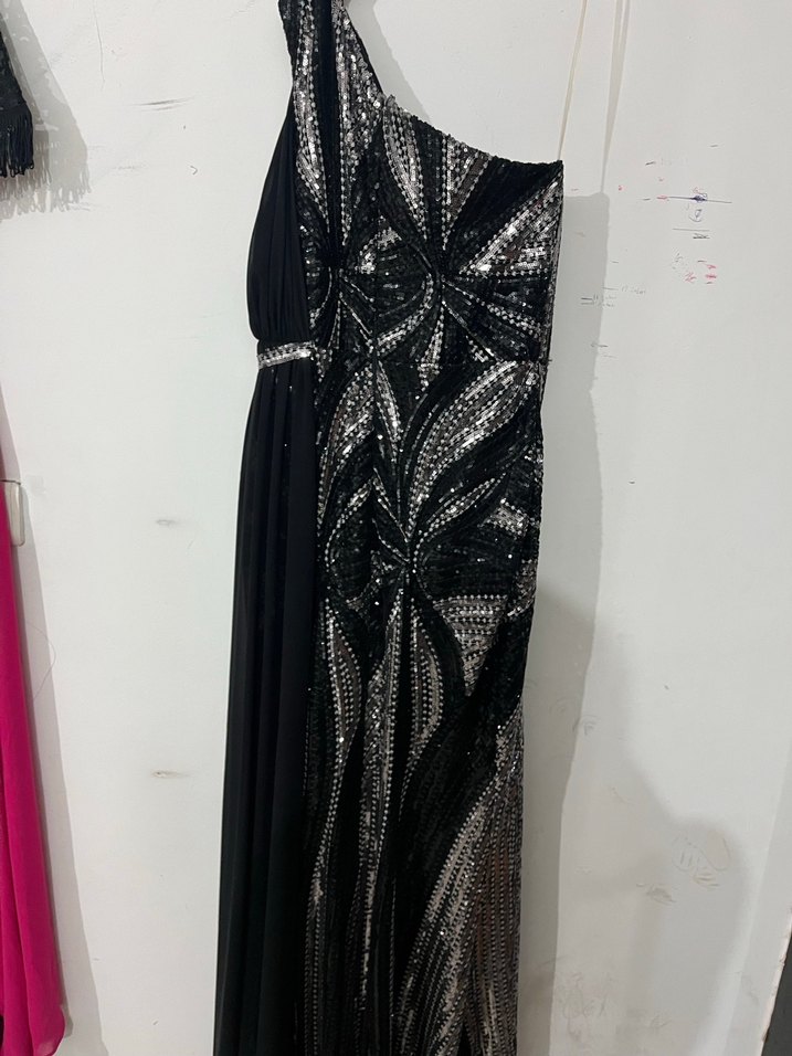 Tek Omuzlu Drapeli Siyah Uzun Abiye Elbise - Görsel 3