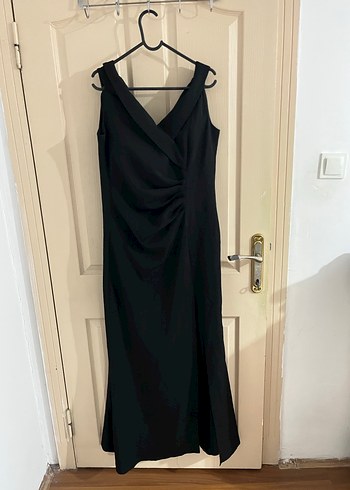 siyah yirtmacli elbise - Görsel 2