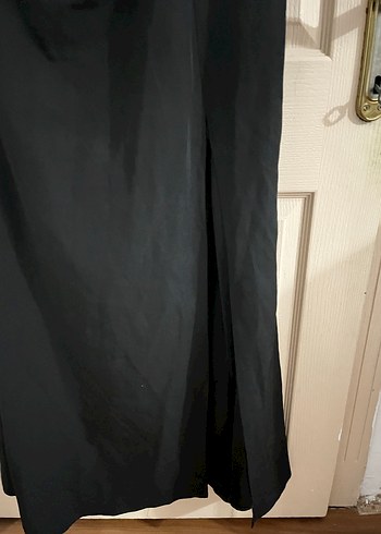 siyah yirtmacli elbise - Görsel 4