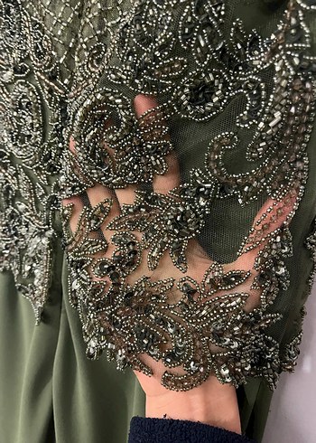 Boncuk İşlemeli Uzun Haki Kadın Hint Elbisesi - Görsel 4