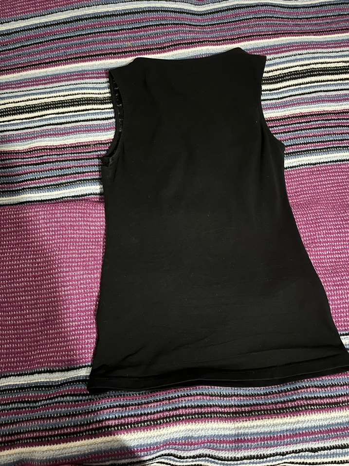 Dantel Detaylı Siyah V Yaka Kadın Atlet - Görsel 3