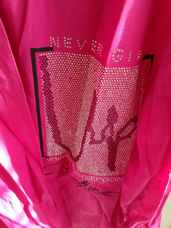 Pullu Kapüşonlu Pembe Kız Tişörtü - Görsel 3