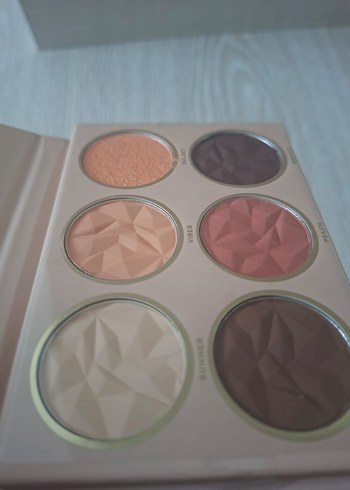 Beden Renk Revolution Pro Glam Mood Altın Far Paleti