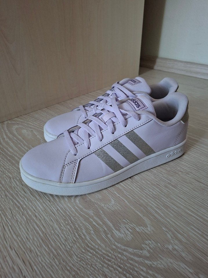 Adidas Beyaz Bağcıklı Kadın Spor Ayakkabı - Görsel 2