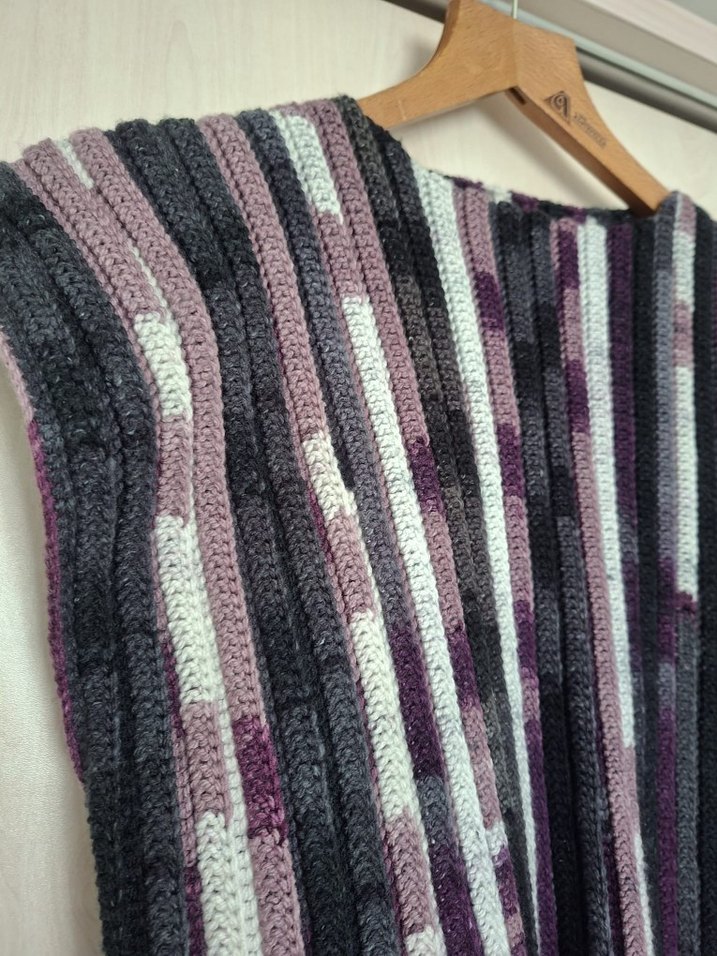 Siyah Mor Beyaz Detaylı Kadın Süveter - Görsel 3