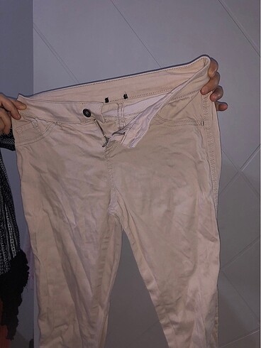 m Beden ten rengi Renk Krem rengi dar paça pantolon