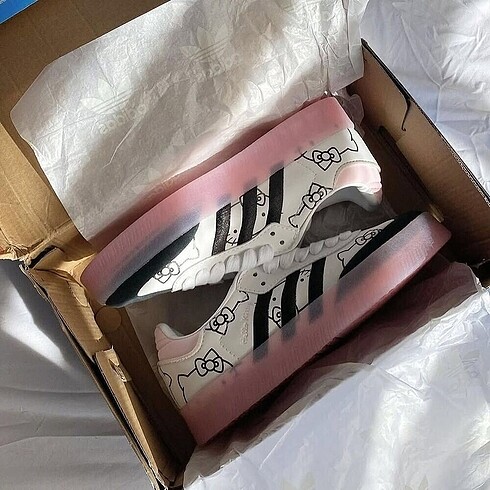 Adidas Adidas Samba X Hello Kitty Limited Edition