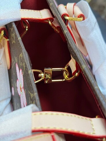 Beden kahverengi Renk Louis Vuitton X TM OnTheGo PM Bag