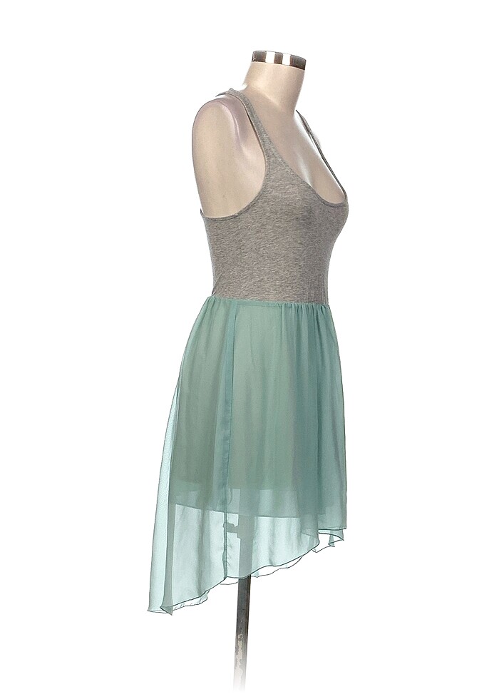 Bershka Kısa Elbise %70 İndirimli. - Görsel 2