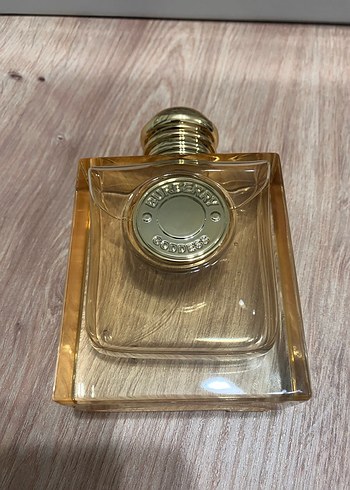 Burberry Goddess Kadın Parfümü - Görsel 5