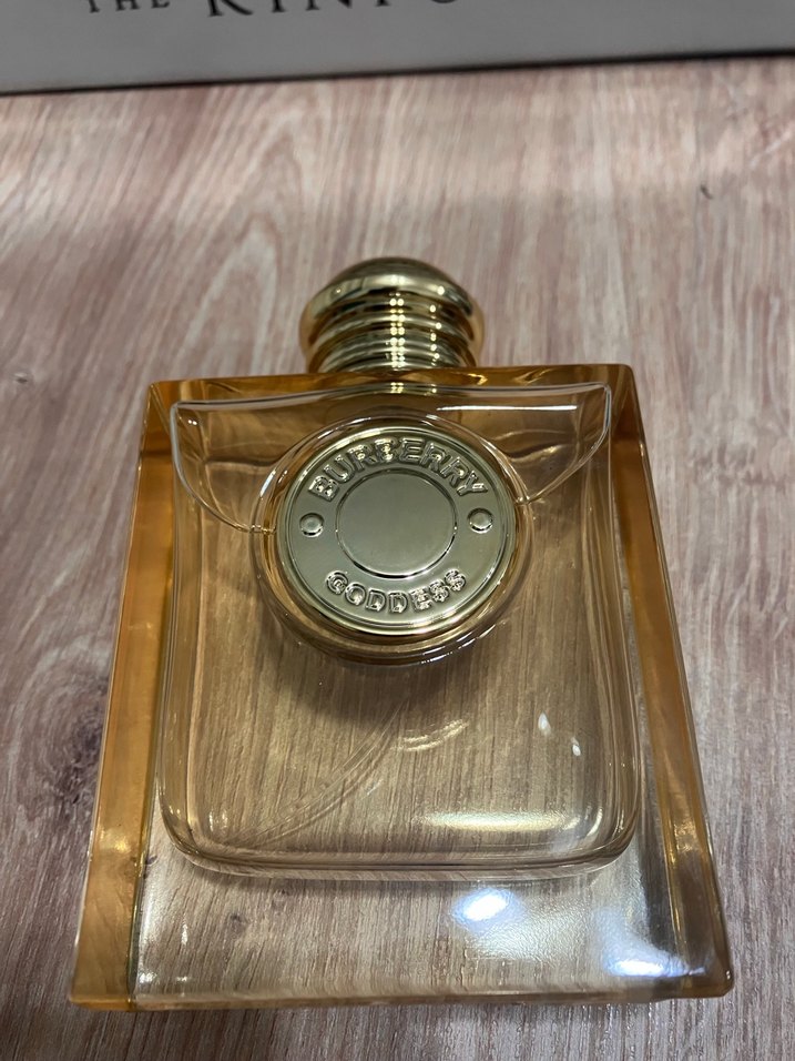 Burberry Goddess Kadın Parfümü - Görsel 2