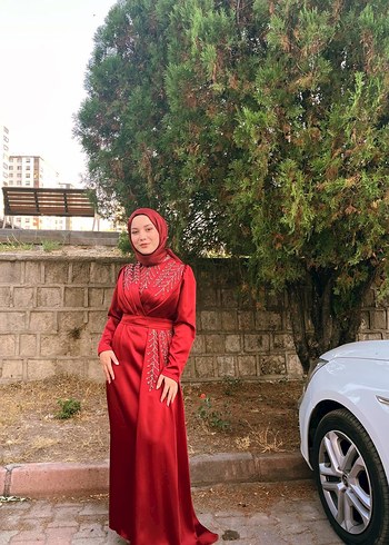 Uzun Kollu Kırmızı Drapeli Tesettür Abiye Elbise