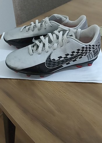 Nike Gri Erkek krampon 35.5 no