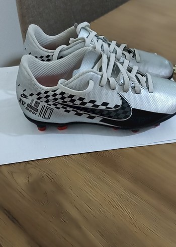 Nike Nike Gri Erkek krampon 35.5 no