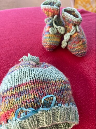 Diğer Haute Couture Wool Ball baby Skullcup and Booties