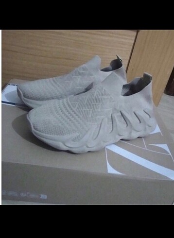 41 numara triko sneaker