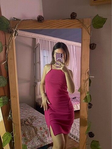 Pembe elbise