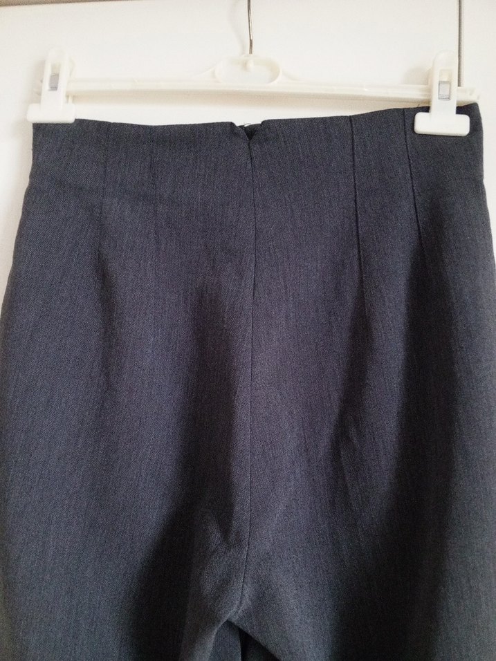 Gri Kadın Midi Kot Pantolon zara  m az kullanıldı - Görsel 3