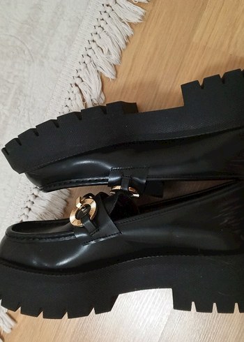 Zincir Detaylı Siyah Deri Kadın Loafer yeni zara 37 no - Görsel 9