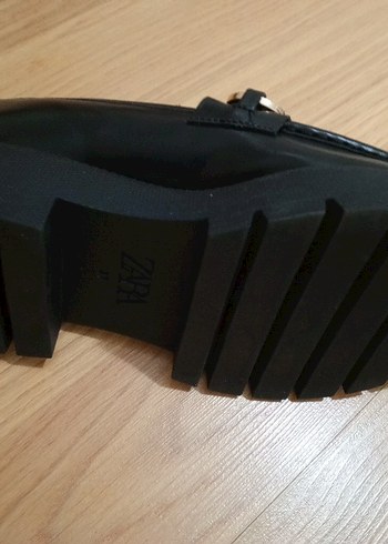 Zincir Detaylı Siyah Deri Kadın Loafer yeni zara 37 no - Görsel 6