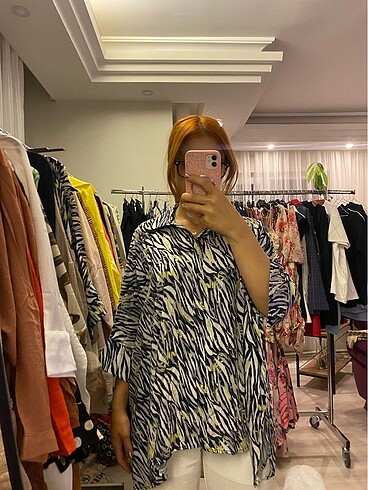 Zebra desenli saten gömlek