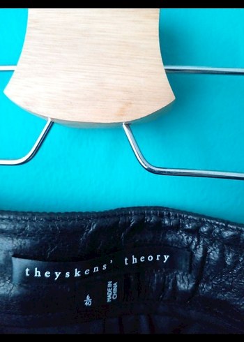 Kadın Parlak Mavi Deri Mini Şort - Görsel 2