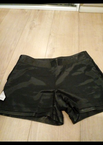 Siyah Deri Mini Şort - Görsel 3