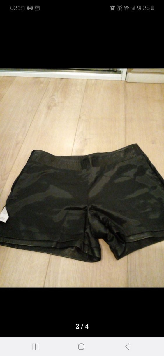 Siyah Deri Mini Şort - Görsel 3