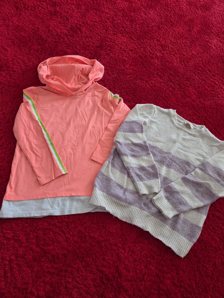 Kızlar için uzun kollu, bol kesim pembe ve beyaz kazaklar - Görsel 2