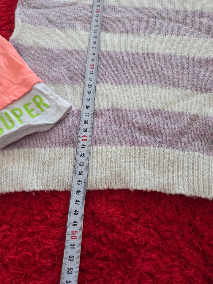 Kızlar için uzun kollu, bol kesim pembe ve beyaz kazaklar - Görsel 5