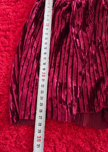 Uzun Kollu Fiyonklu Siyah Üst ve kadife Şort Takım - Görsel 6