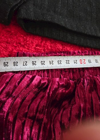 Uzun Kollu Fiyonklu Siyah Üst ve kadife Şort Takım - Görsel 5