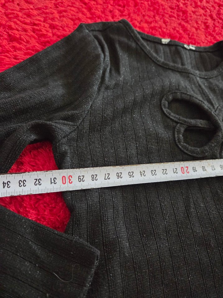 Uzun Kollu Fiyonklu Siyah Üst ve kadife Şort Takım - Görsel 4