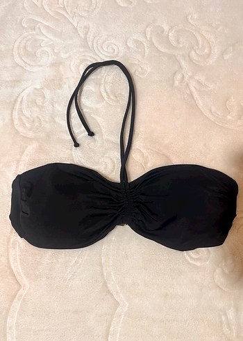 Siyah Strappy Göğüs Detaylı Bikini Üstü