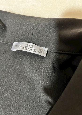 Drapeli Siyah V Yaka Tulum - Görsel 3