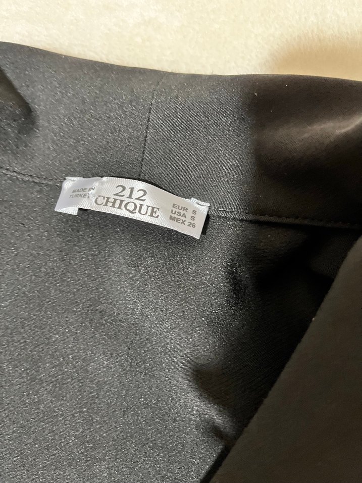 Drapeli Siyah V Yaka Tulum - Görsel 3