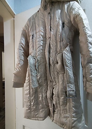 Kürk Detaylı Uzun Bej Kadın Kışlık Mont - Görsel 2