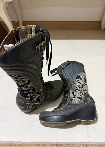 Tokalı Gri Desenli Kadın Diz Boyu Bot - Görsel 2