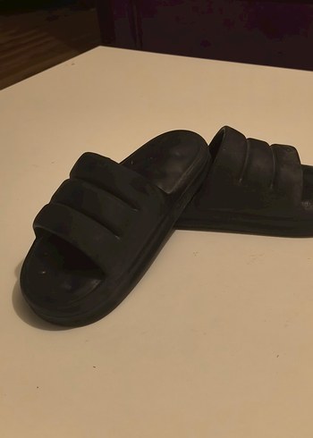 Minimalist Siyah Erkek Terlik - Görsel 2