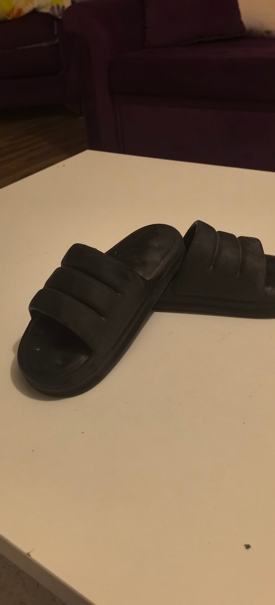 Minimalist Siyah Erkek Terlik - Görsel 2