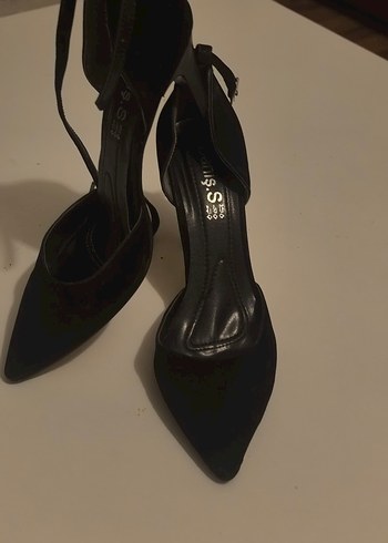 Kadın Siyah Süet Tokalı İnce Topuklu Ayakkabı - Görsel 2