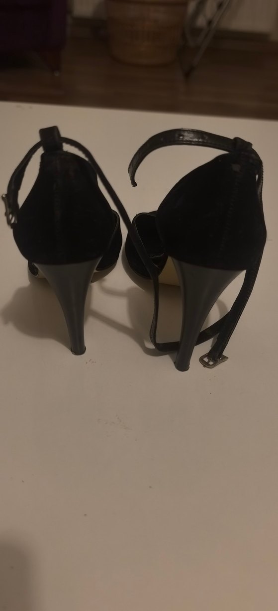 Kadın Siyah Süet Tokalı İnce Topuklu Ayakkabı - Görsel 3